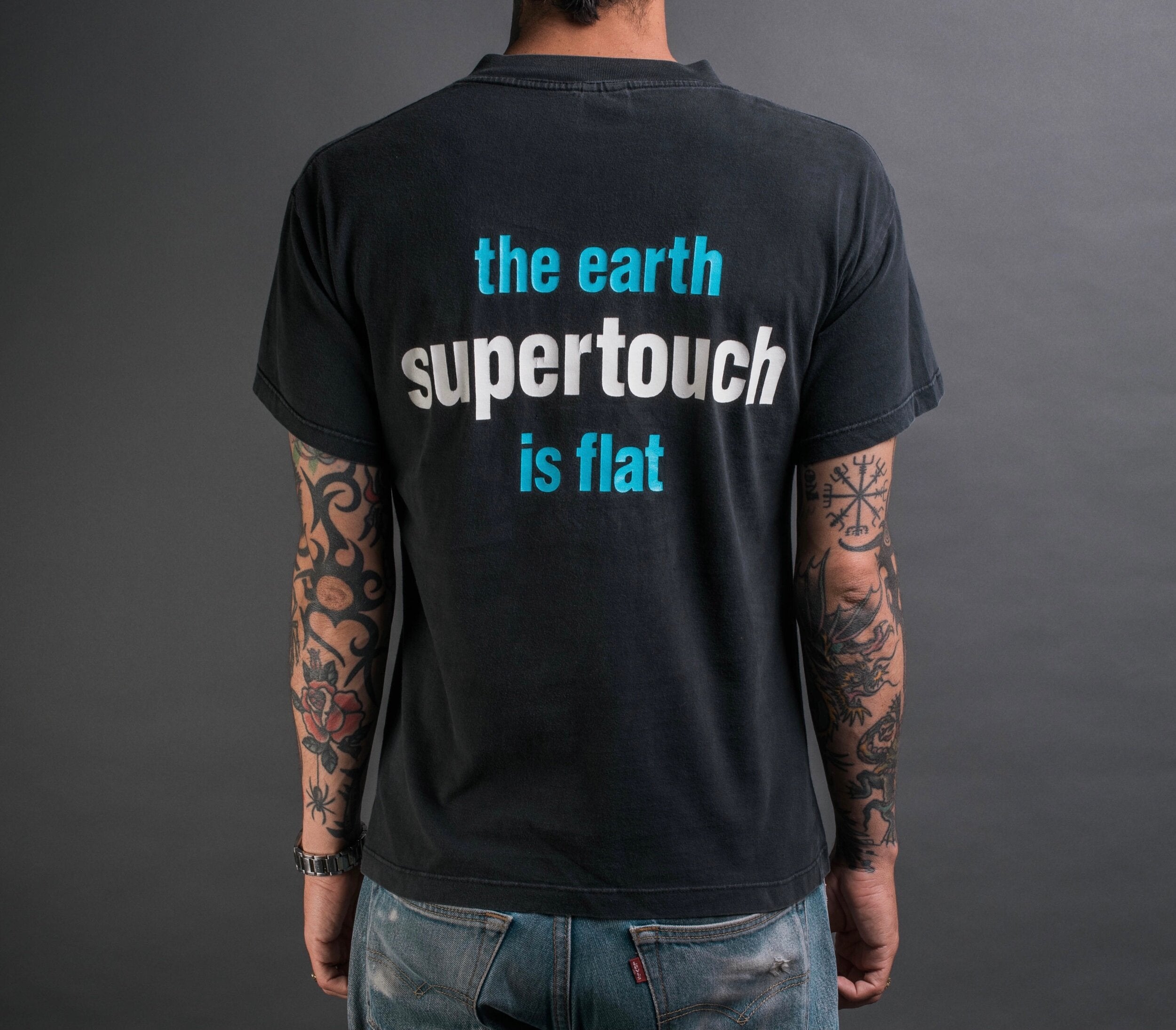 Vintage 90’s Supertouch The Earth Is Flat T-Shirt