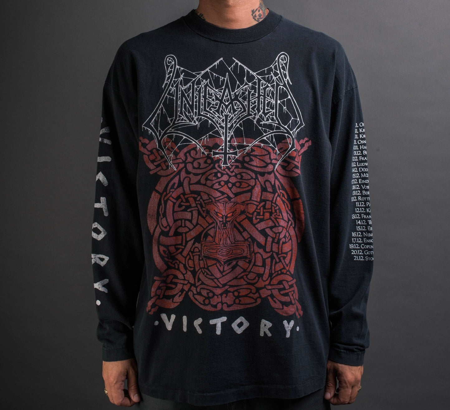 Vintage 1995 Unleashed Victory Tour Longsleeve